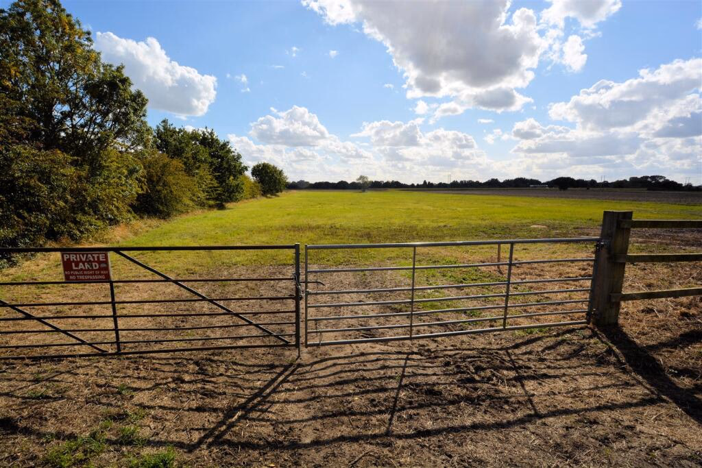 Land for sale - Image 4