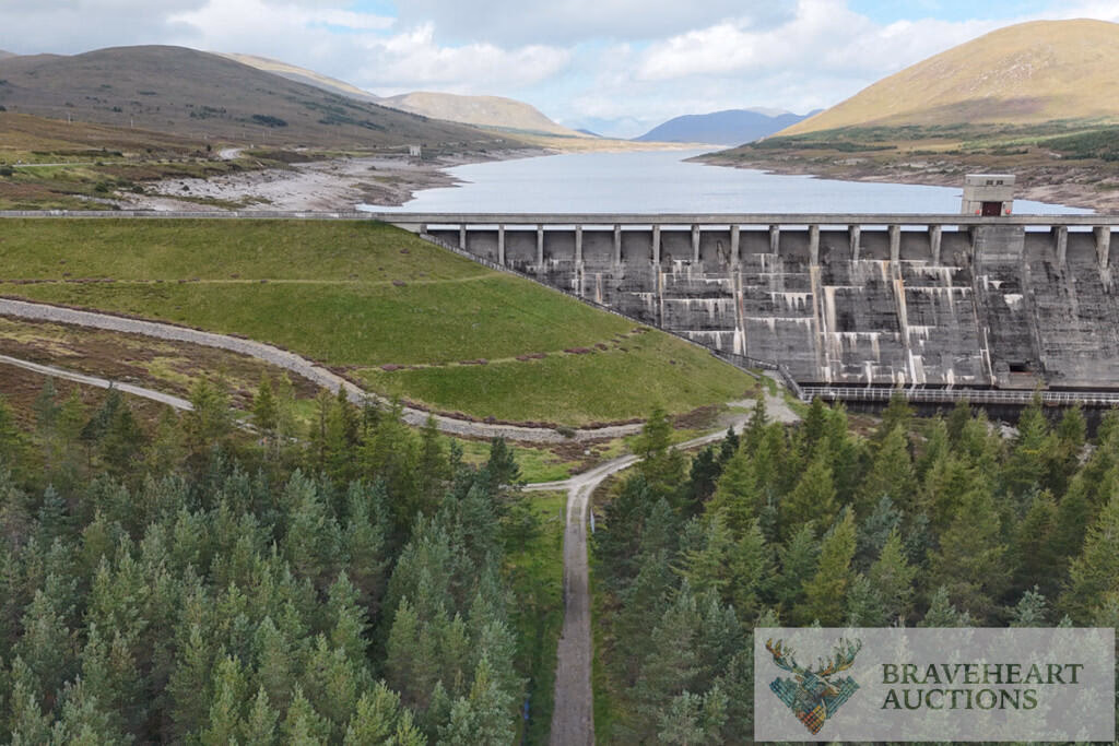 Land for sale - Image 1