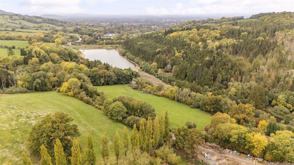 Land for sale - Image 1