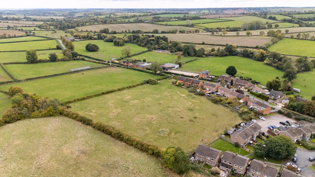 Land for sale - Image 2