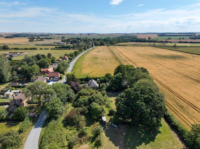 Land for sale - Image 1