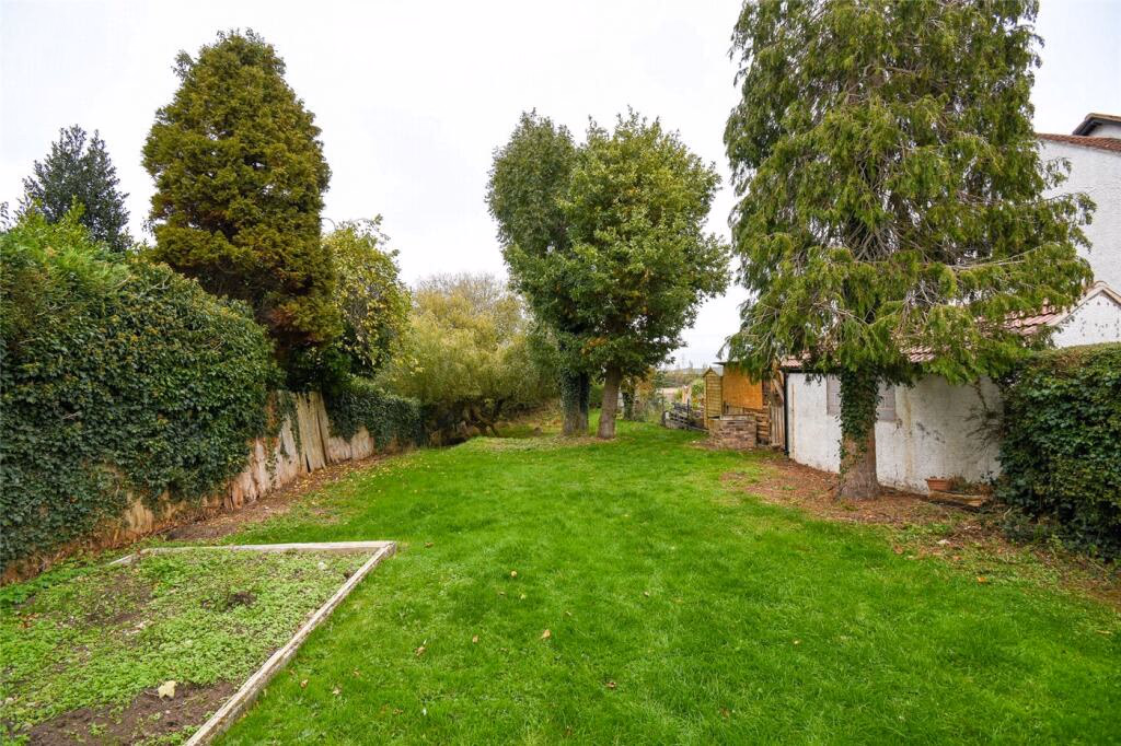 Land for sale - Image 2