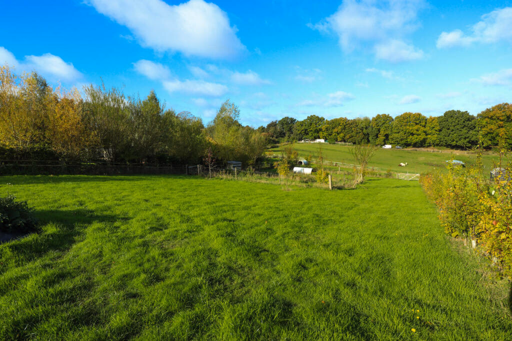 Land for sale - Image 1