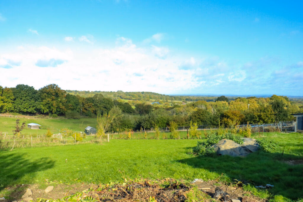 Land for sale - Image 2