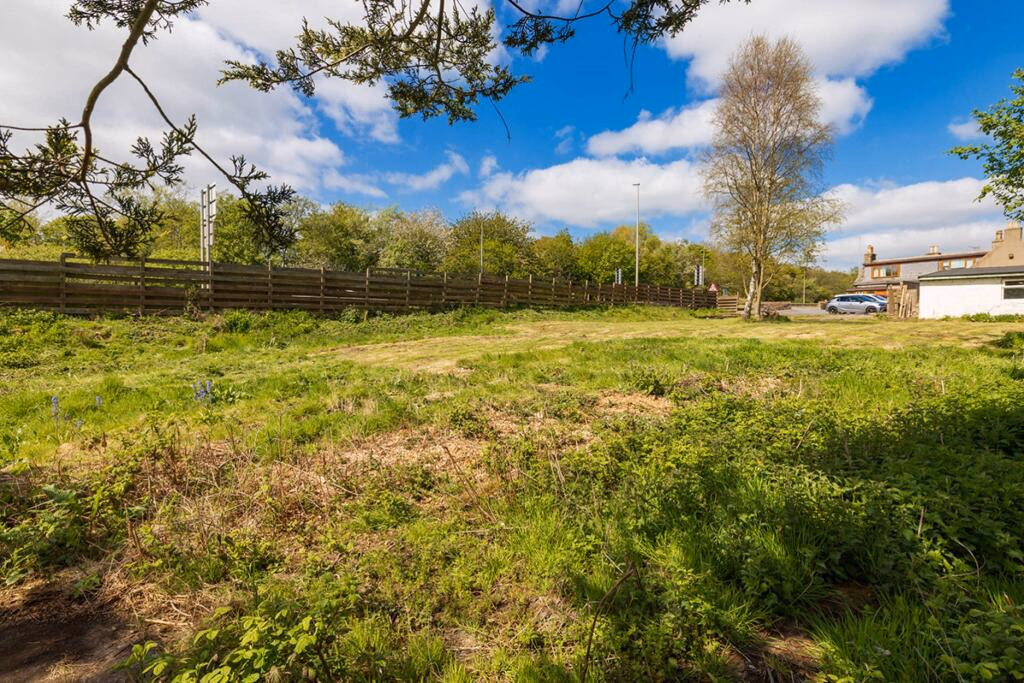 Land for sale - Image 2