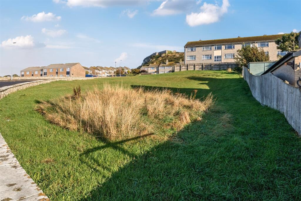 Plot for sale - Image 2