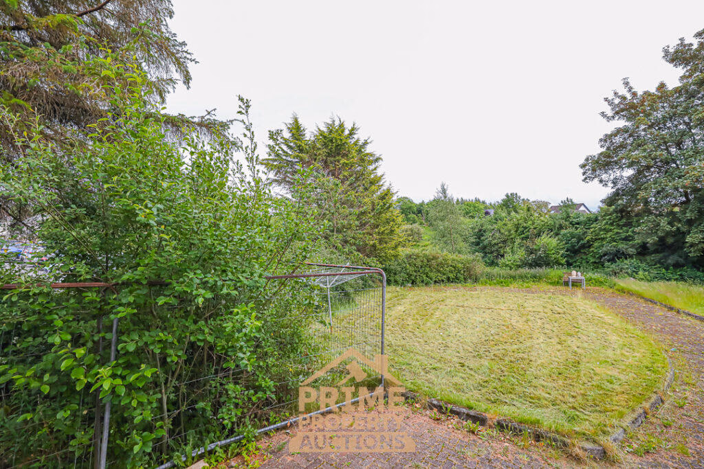 Land for sale - Image 2