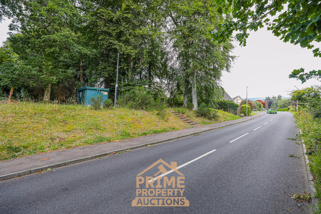 Land for sale - Image 2