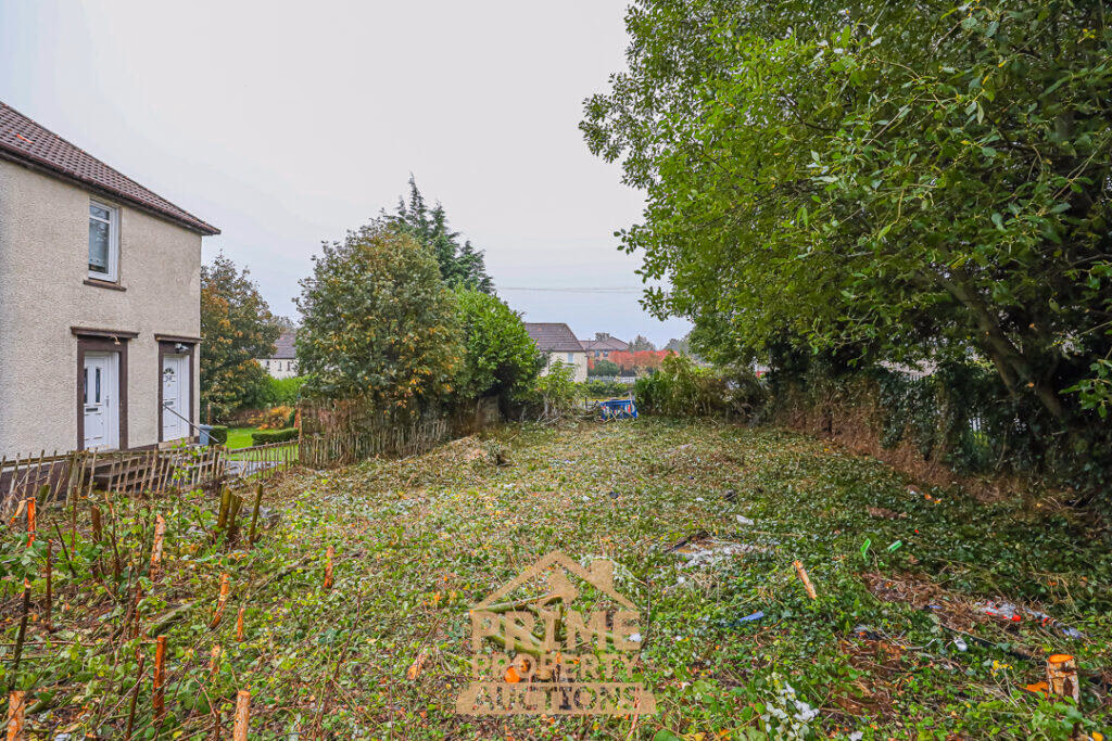 Land for sale - Image 2