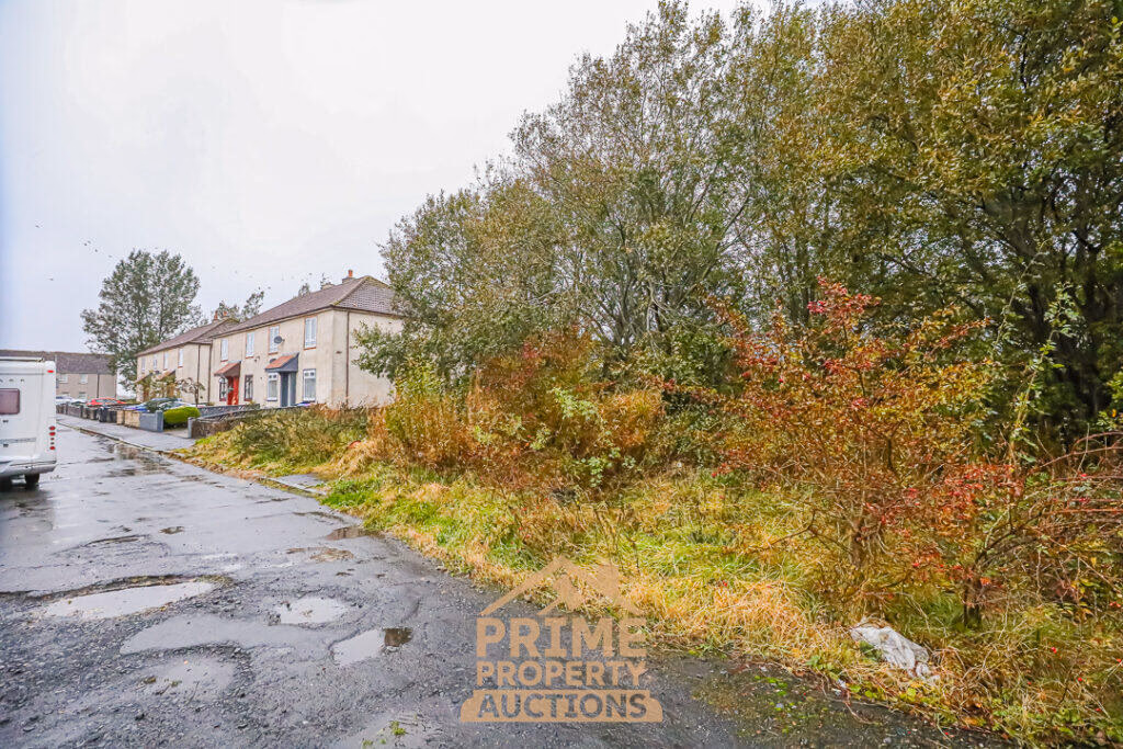 Land for sale - Image 2