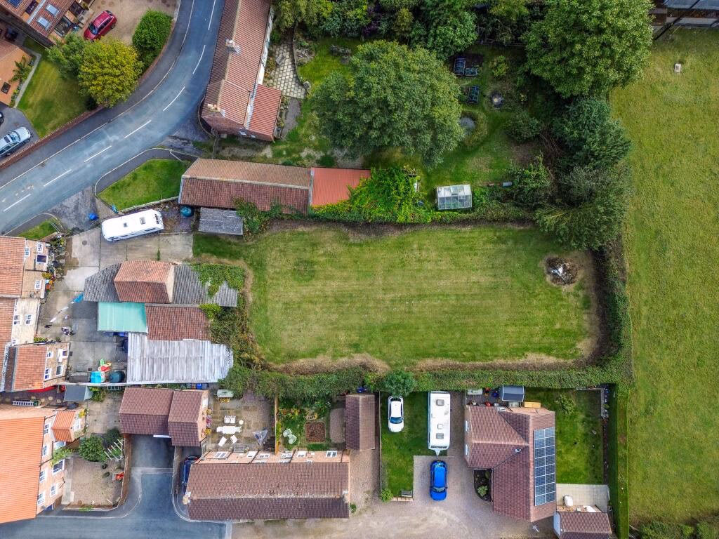 Land for sale - Image 1