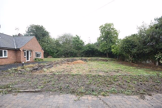 Land for sale - Image 2