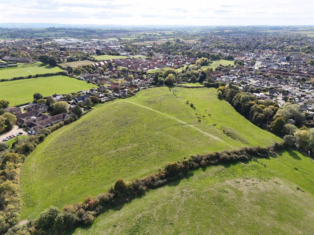 Land for sale - Image 1