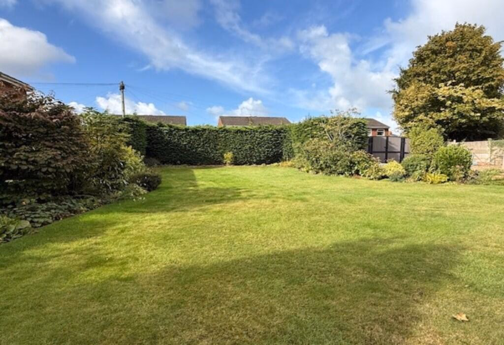 Land for sale - Image 2