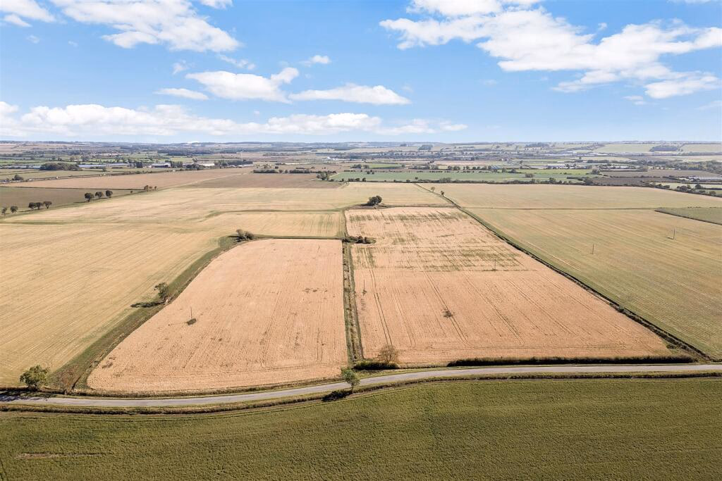 Land for sale - Image 2