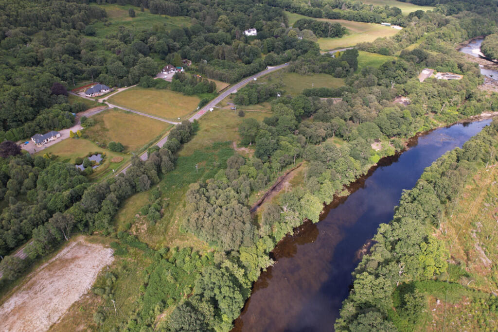 Land for sale - Image 1