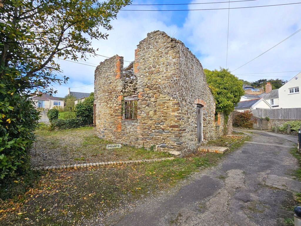 Land for sale - Image 1