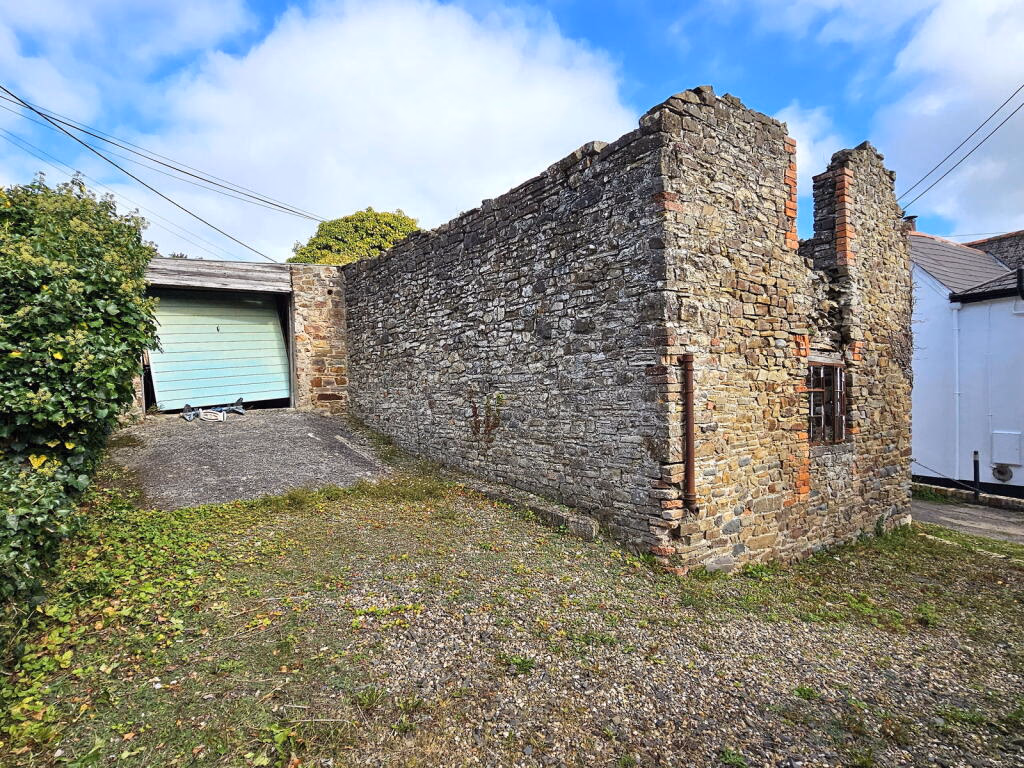 Land for sale - Image 2