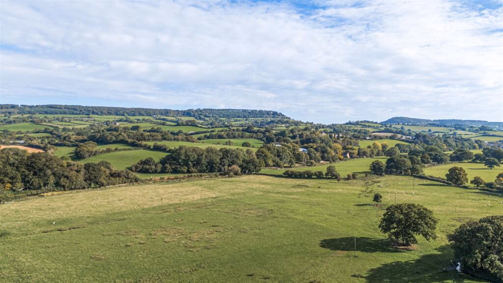 Land for sale - Image 2