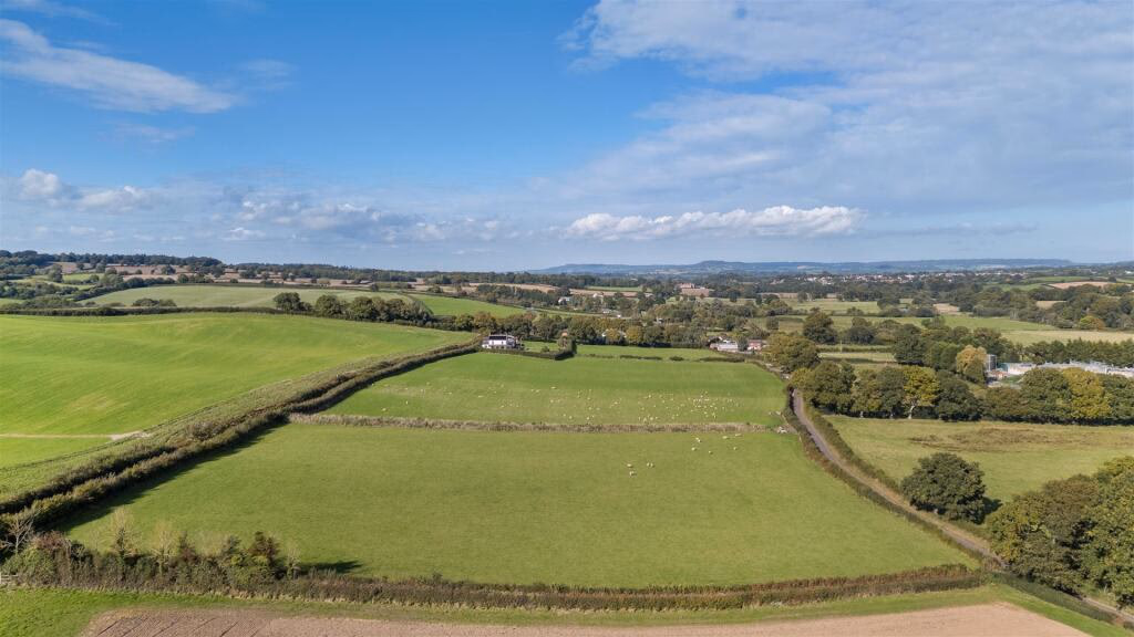 Land for sale - Image 2