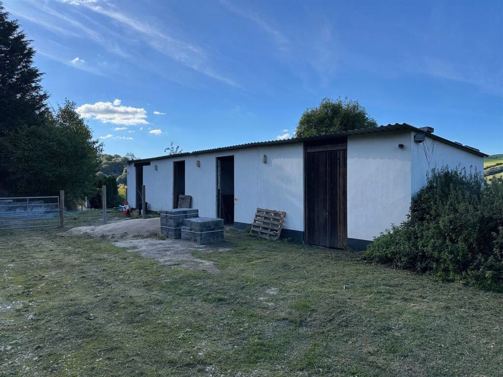 Land for sale - Image 2