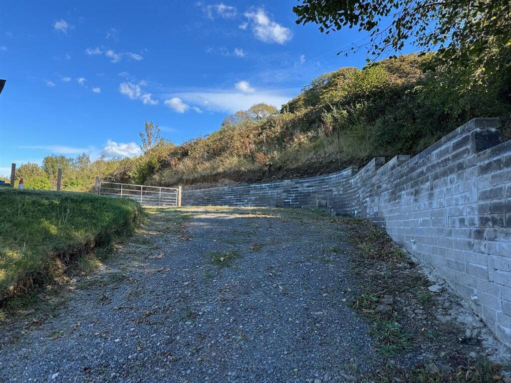 Land for sale - Image 3