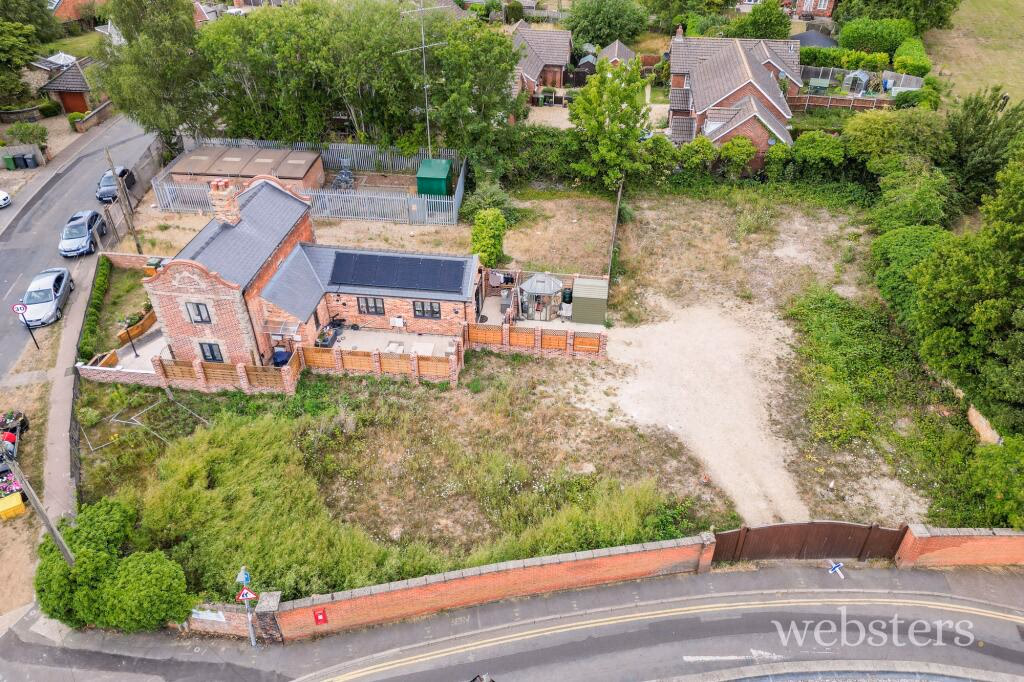 Land for sale - Image 1