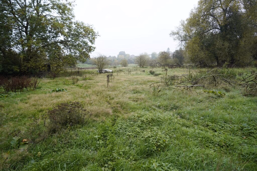 Land for sale - Image 2