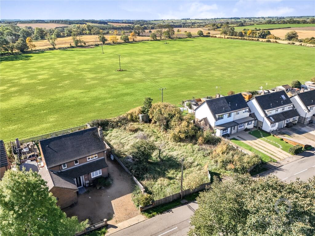 Land for sale - Image 1