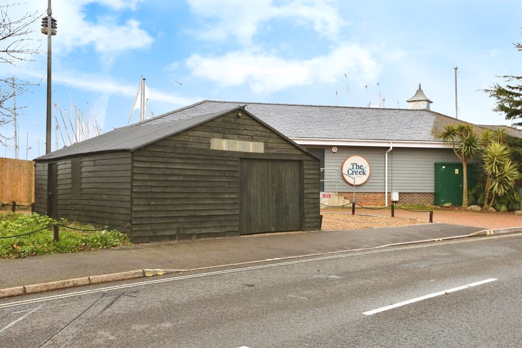 Land for sale - Image 1