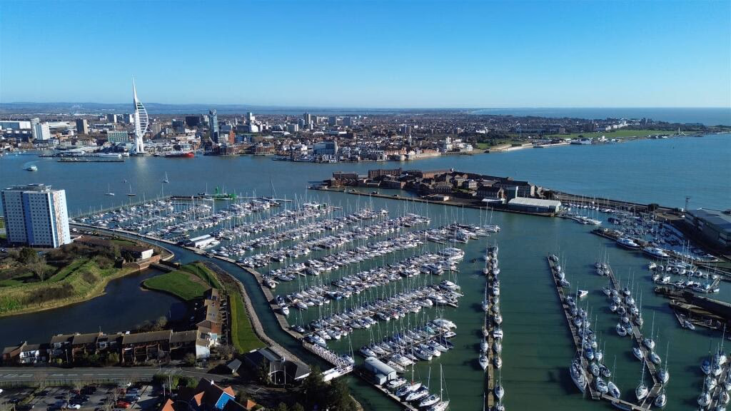 Land for sale - Image 2