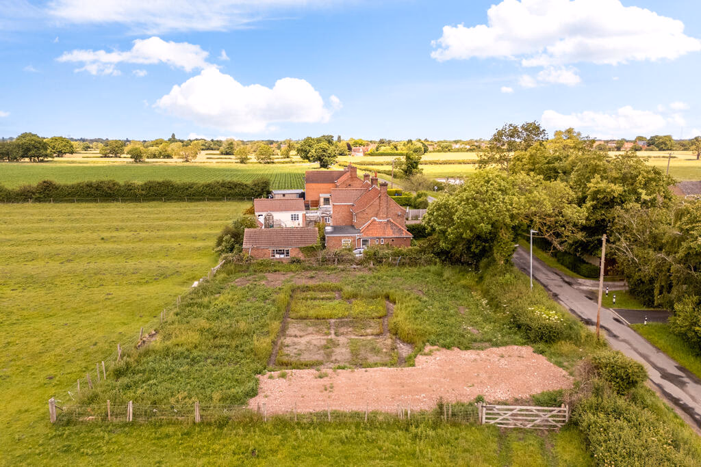 Land for sale - Image 2