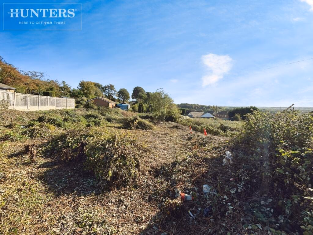 Land for sale - Image 1