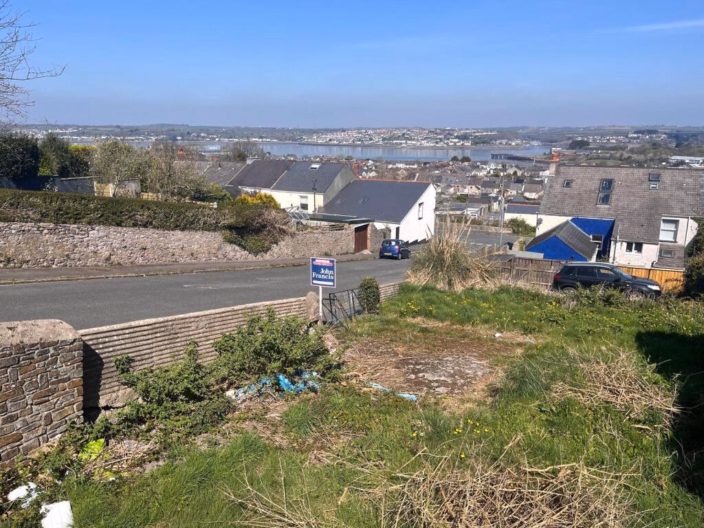 Land for sale - Image 1