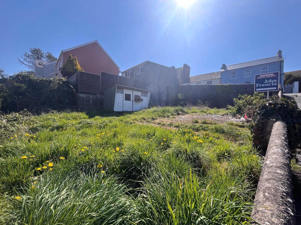 Land for sale - Image 2