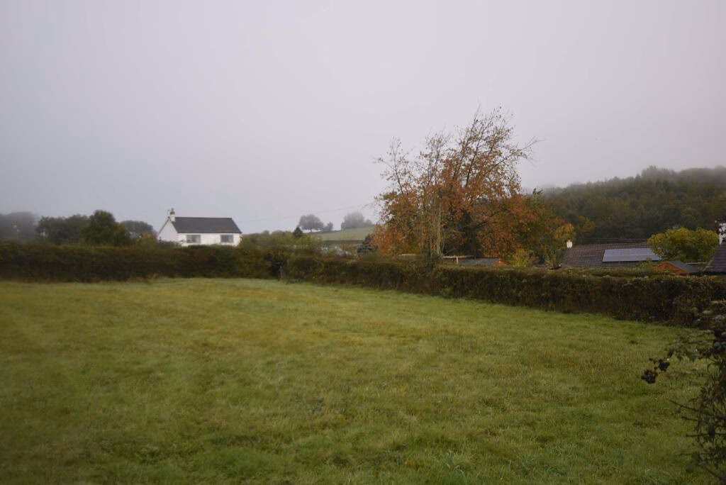 Land for sale - Image 2