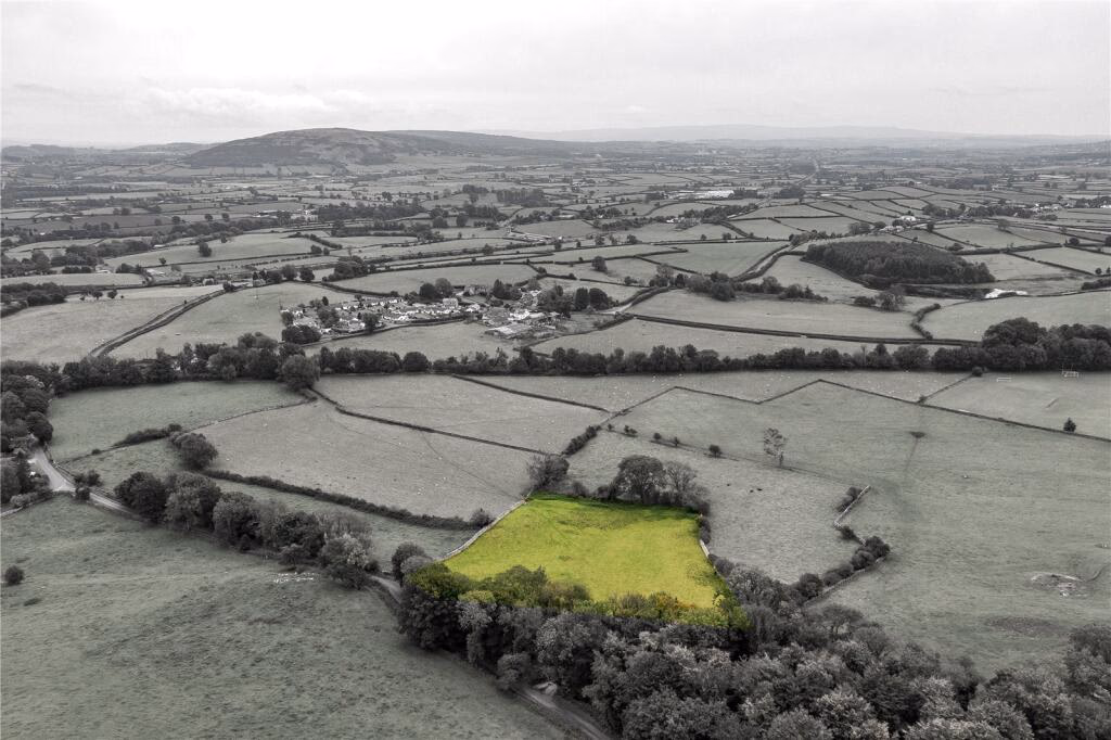 Land for sale - Image 1