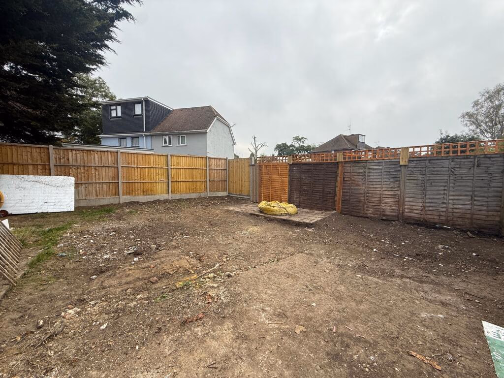 Land for sale - Image 1