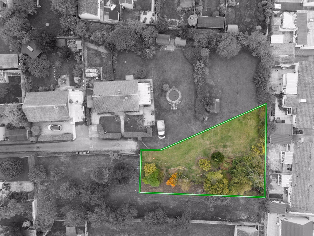 Land for sale - Image 1