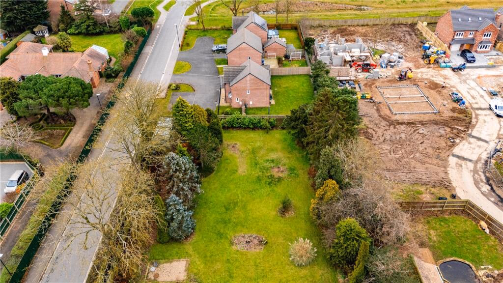 Land for sale - Image 2