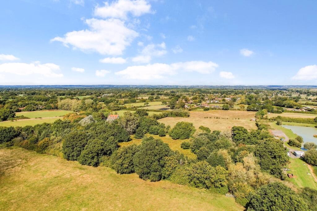 Land for sale - Image 1