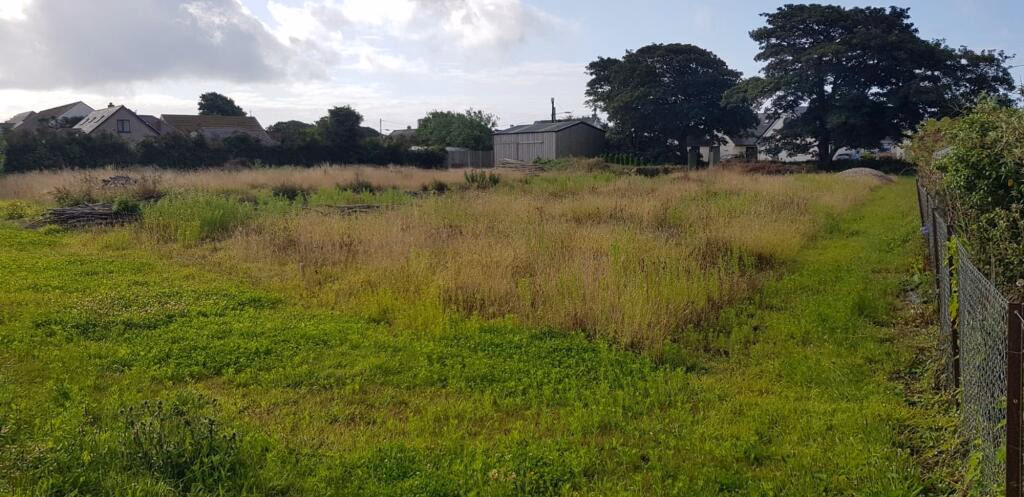 Land for sale - Image 1