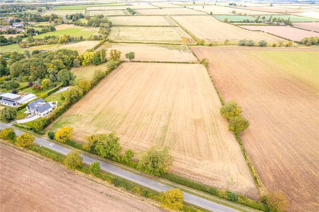 Land for sale - Image 1