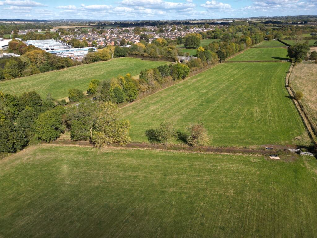 Land for sale - Image 1