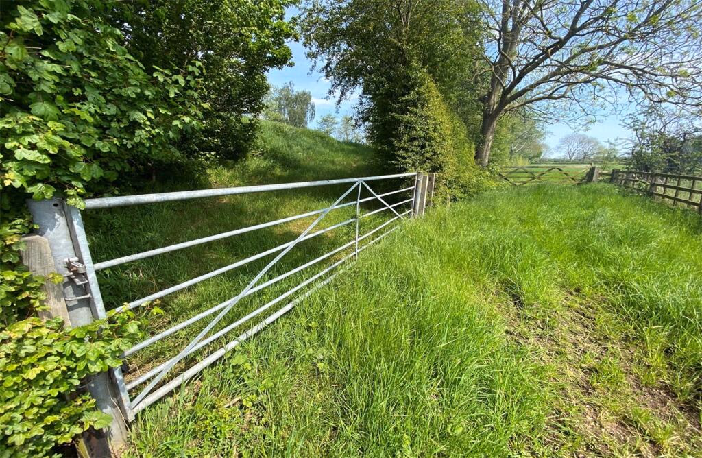 Land for sale - Image 4