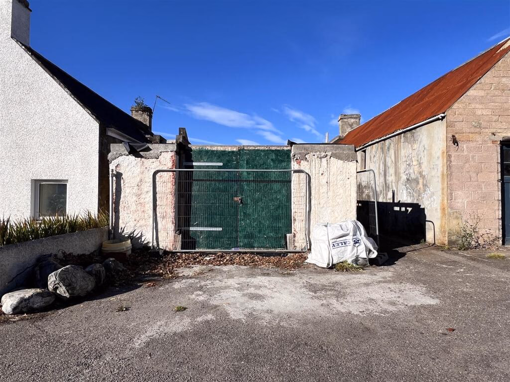 Plot for sale - Image 2