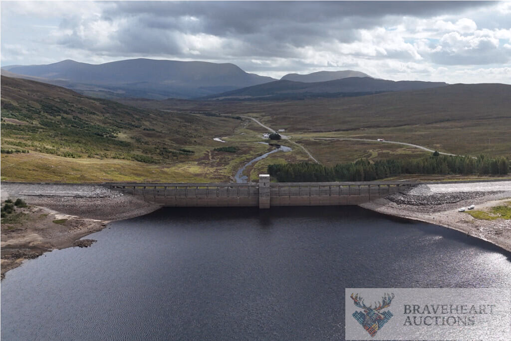 Land for sale - Image 1