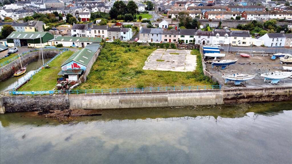 Land for sale - Image 2