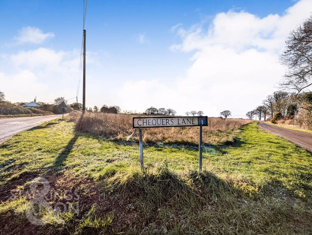 Land for sale - Image 2