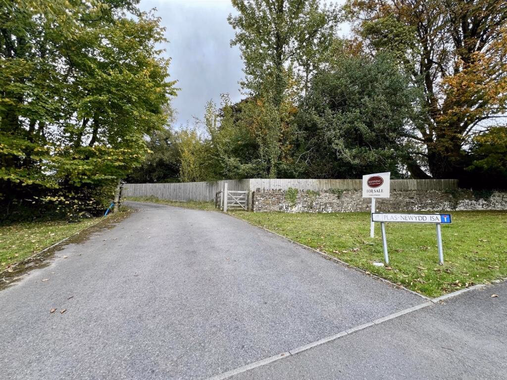 Land for sale - Image 1